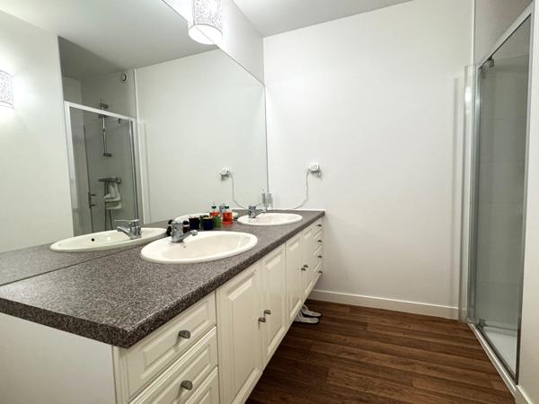 Ploeren (56880) Maison contemporaine 4 chambres + 2 bureaux - Garage - Quartier calme