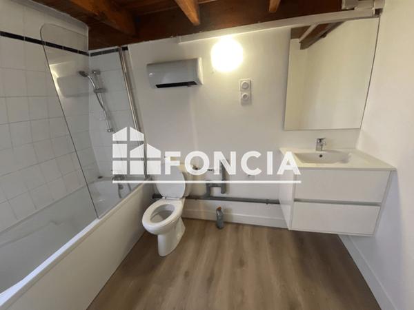 Location Studio meublé 34.92 m² - 25 RUE DU FAUBOURG DES POSTES Lille 59000