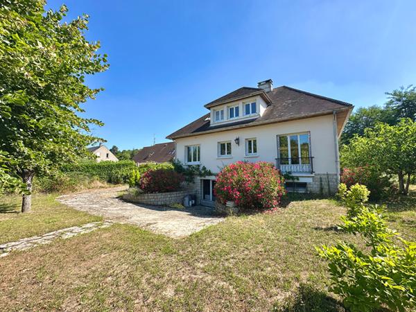 Maison familiale avec jardin à Nemours