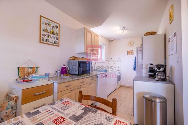 INVESTISSEURS- appt T3  67.32 m2 avec terrasse 14 m2, garage, parking. loué