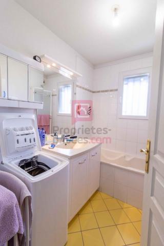 INVESTISSEURS- appt T3  67.32 m2 avec terrasse 14 m2, garage, parking. loué