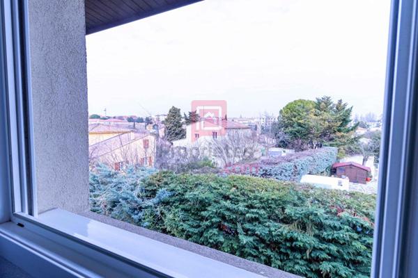 INVESTISSEURS- appt T3  67.32 m2 avec terrasse 14 m2, garage, parking. loué