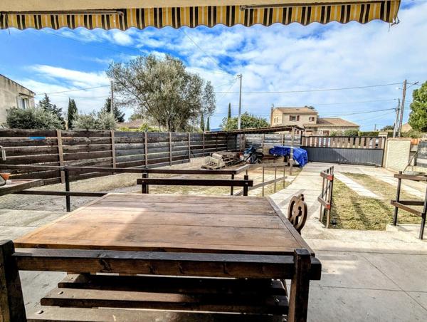 Villa de plain pied avec jardin