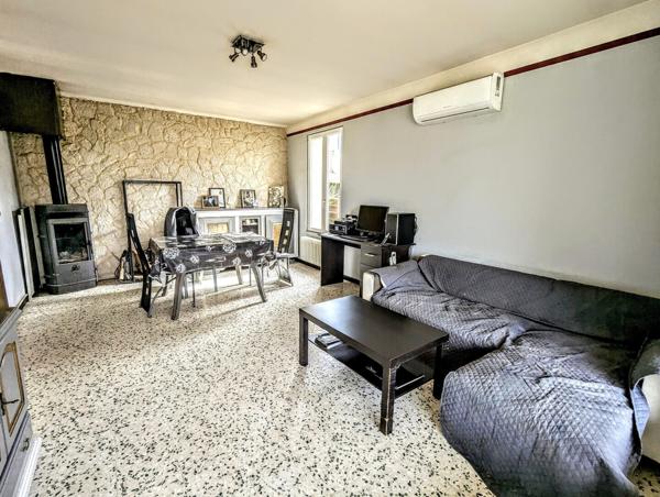 Villa de plain pied avec jardin