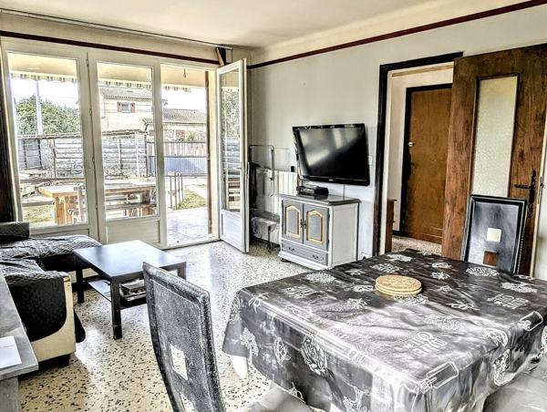 Villa de plain pied avec jardin