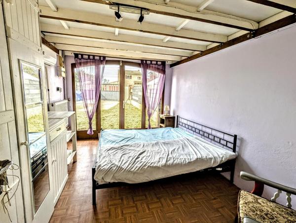 Villa de plain pied avec jardin