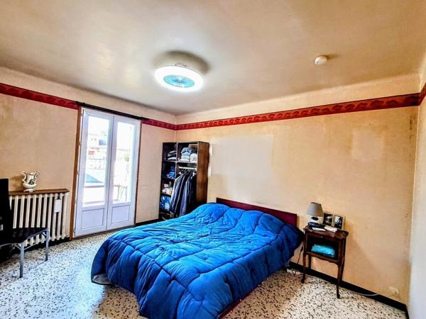 Villa de plain pied avec jardin