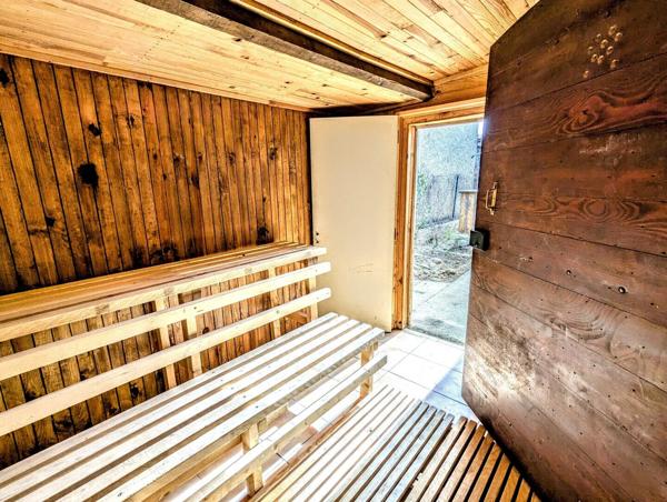 Villa de plain pied avec jardin