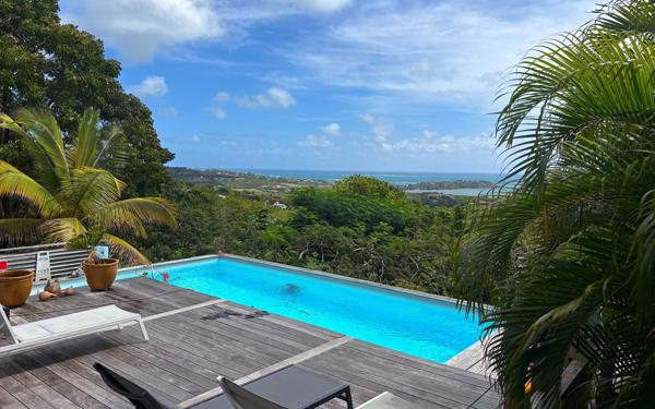 Maison à vendre    5 pièces •  Le Vauclin