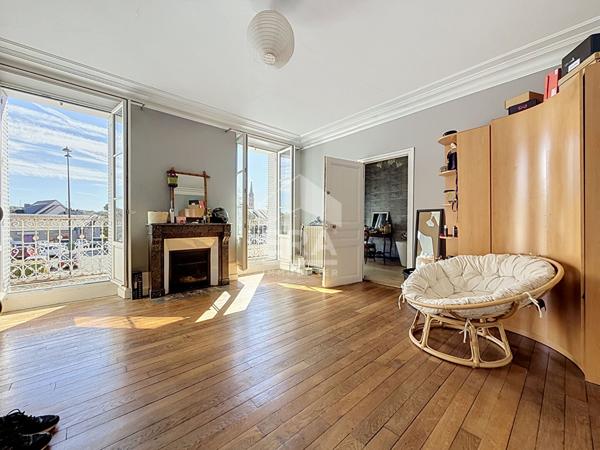 Demeure à vendre à  Etampes 7 pièce(s) 220 m2