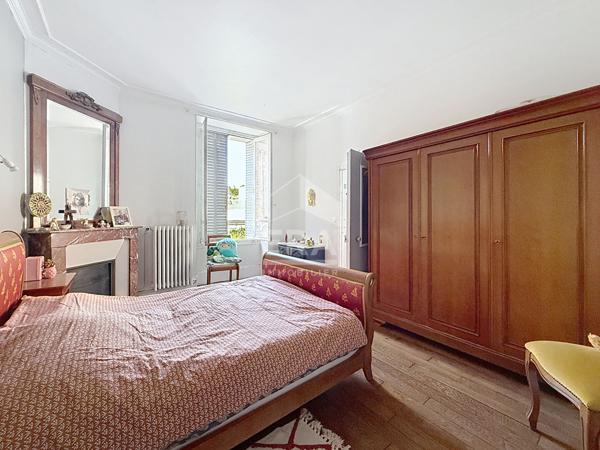 Demeure à vendre à  Etampes 7 pièce(s) 220 m2