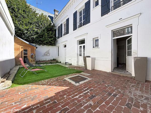 Demeure à vendre à  Etampes 7 pièce(s) 220 m2