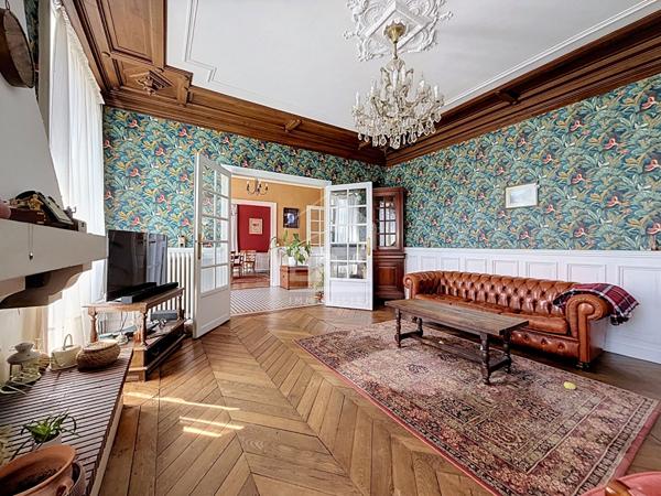 Demeure à vendre à  Etampes 7 pièce(s) 220 m2