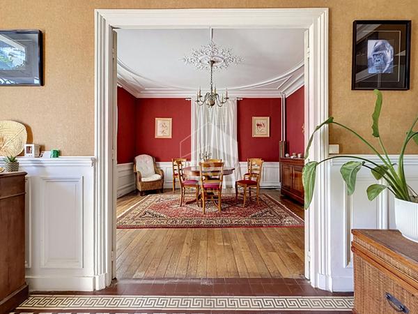 Demeure à vendre à  Etampes 7 pièce(s) 220 m2