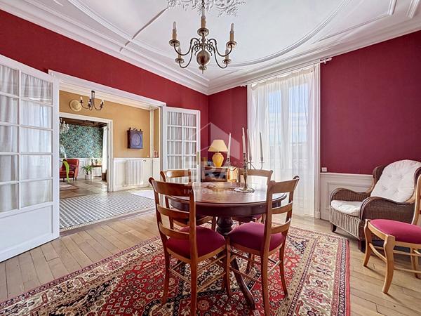 Demeure à vendre à  Etampes 7 pièce(s) 220 m2