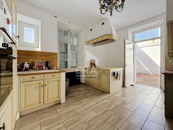 Demeure à vendre à  Etampes 7 pièce(s) 220 m2