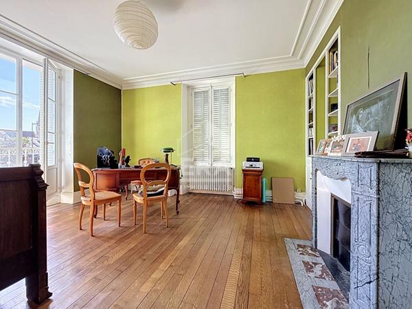 Demeure à vendre à  Etampes 7 pièce(s) 220 m2