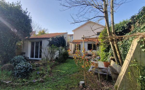 Maison à vendre    5 pièces • 132 m2 La Rochelle