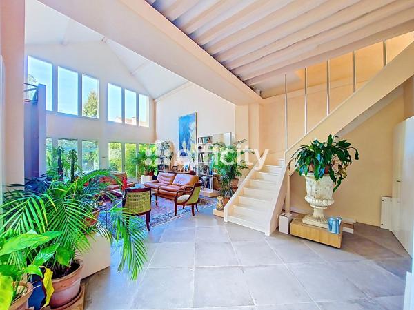 Maison
         6 pièces
        - 227 m² Bien prestige 599 000 € *