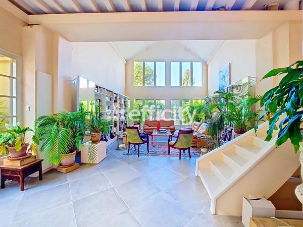 Maison
         6 pièces
        - 227 m² Bien prestige 599 000 € *
