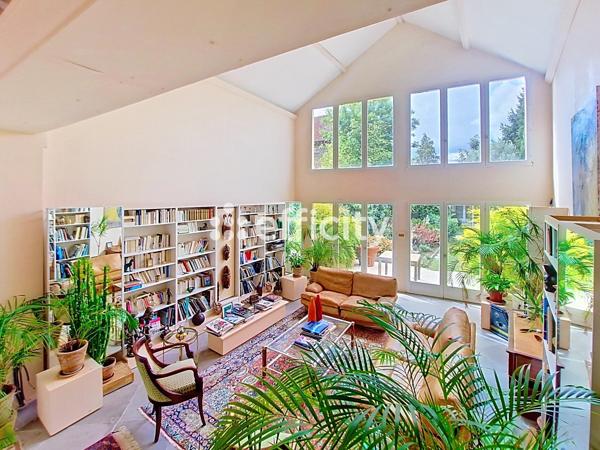 Maison
         6 pièces
        - 227 m² Bien prestige 599 000 € *