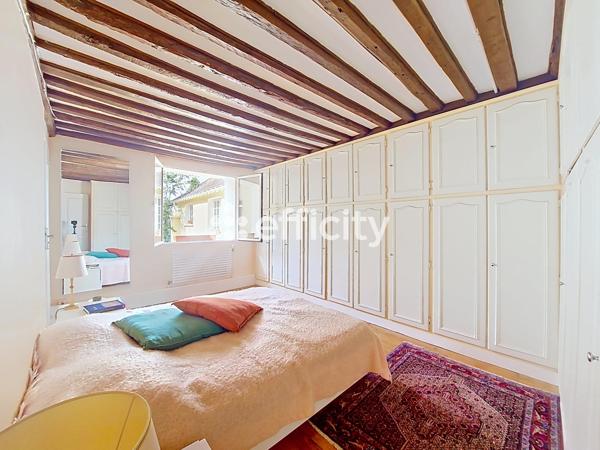 Maison
         6 pièces
        - 227 m² Bien prestige 599 000 € *