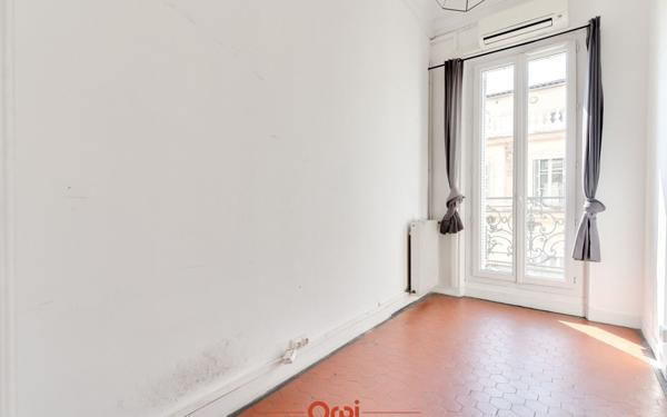 Appartement à vendre    4 pièces • 117 m2 Marseille 1