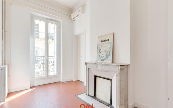 Appartement à vendre    4 pièces • 117 m2 Marseille 1