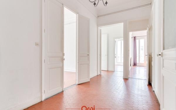 Appartement à vendre    4 pièces • 117 m2 Marseille 1