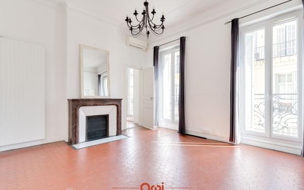 Appartement à vendre    4 pièces • 117 m2 Marseille 1
