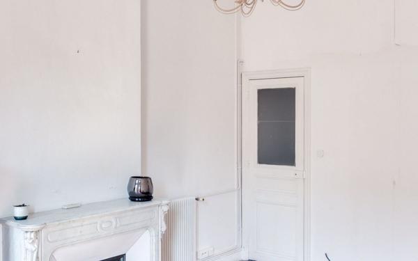Appartement à vendre    4 pièces • 117 m2 Marseille 1