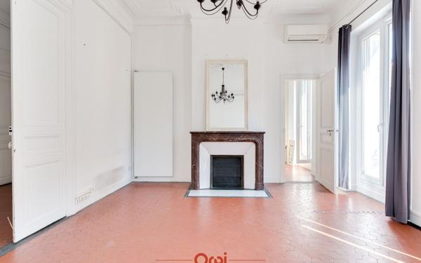 Appartement à vendre    4 pièces • 117 m2 Marseille 1