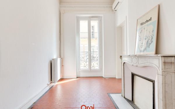Appartement à vendre    4 pièces • 117 m2 Marseille 1