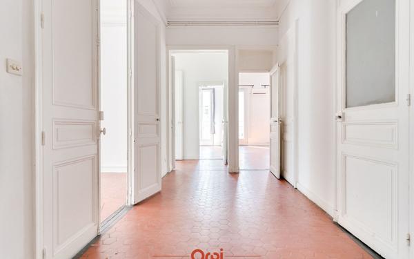 Appartement à vendre    4 pièces • 117 m2 Marseille 1