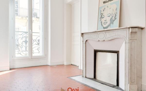 Appartement à vendre    4 pièces • 117 m2 Marseille 1