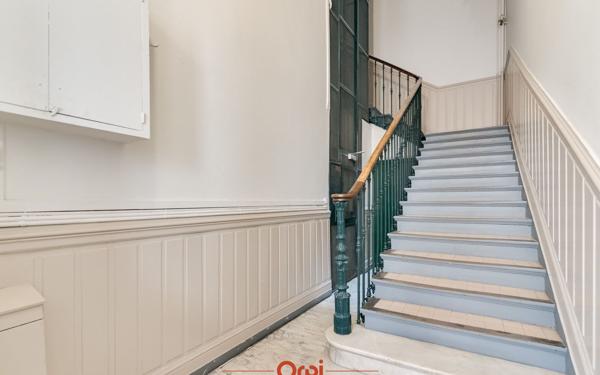 Appartement à vendre    4 pièces • 117 m2 Marseille 1