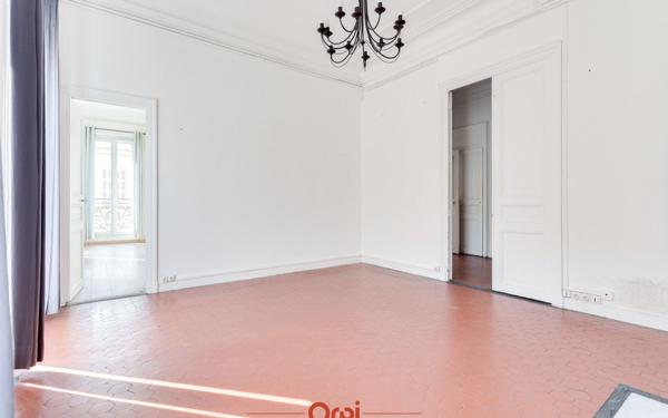 Appartement à vendre    4 pièces • 117 m2 Marseille 1