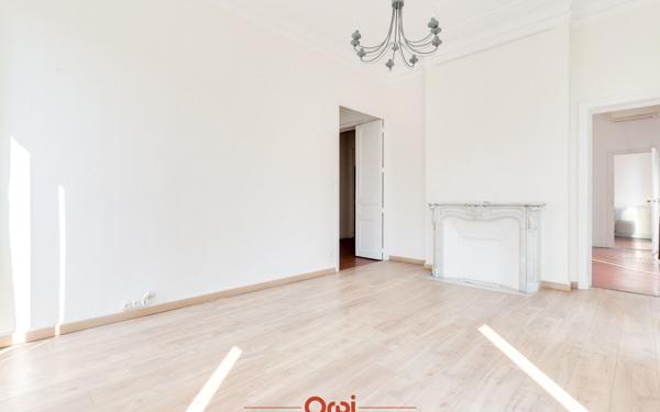 Appartement à vendre    4 pièces • 117 m2 Marseille 1