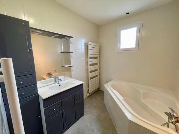 Maison familiale avec piscine, grand terrain et superbe vue – L’Étoile (39570)