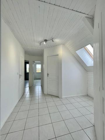 Maison familiale avec piscine, grand terrain et superbe vue – L’Étoile (39570)