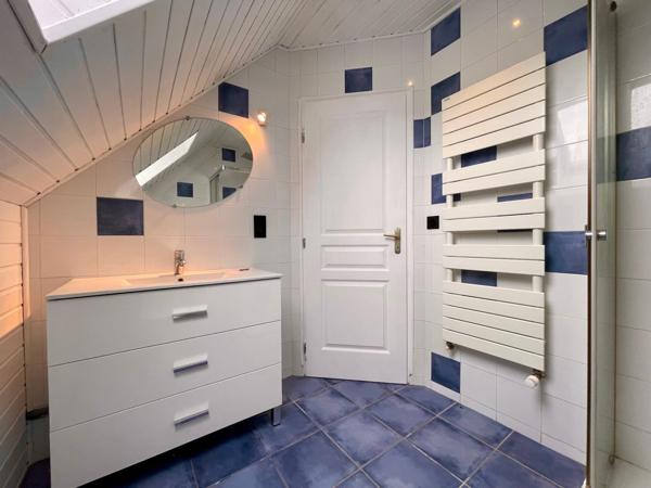 Maison familiale avec piscine, grand terrain et superbe vue – L’Étoile (39570)