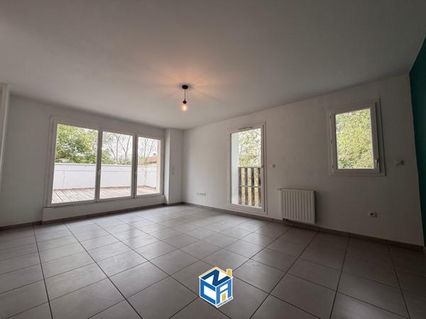 APPARTEMENT T4 - 89M2 - 3 CHAMBRES - TERRASSE - 2 PLACES DE PARKING