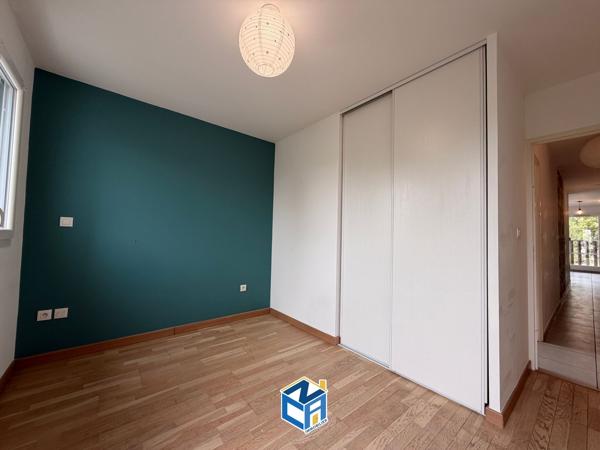 APPARTEMENT T4 - 89M2 - 3 CHAMBRES - TERRASSE - 2 PLACES DE PARKING