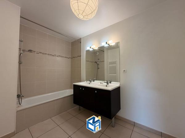 APPARTEMENT T4 - 89M2 - 3 CHAMBRES - TERRASSE - 2 PLACES DE PARKING