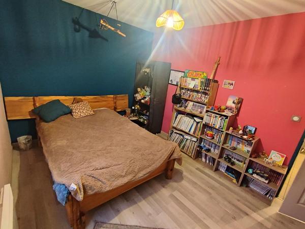 Maison de plain-pied d'environ 112 m2 avec garage attenant