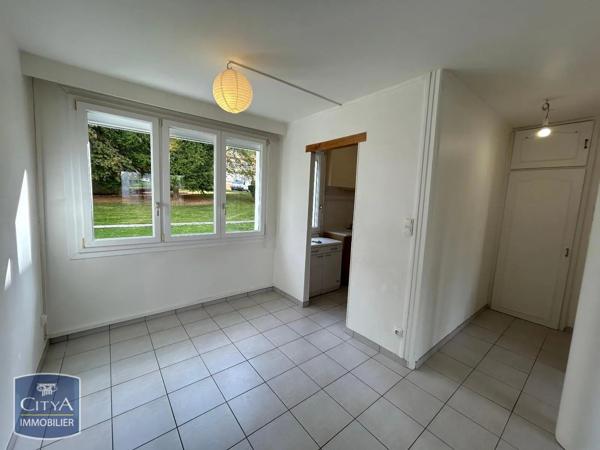 Appartement à louer 4 pièces 65.6m² Saint-Quentin (02100)