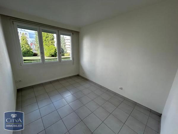 Appartement à louer 4 pièces 65.6m² Saint-Quentin (02100)