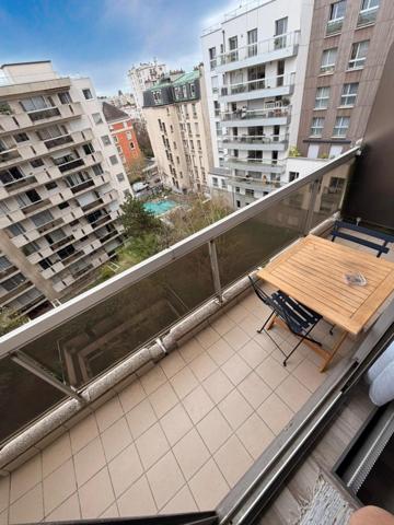 Studio balcon + parking – 20 secondes du  métro Bel-Air