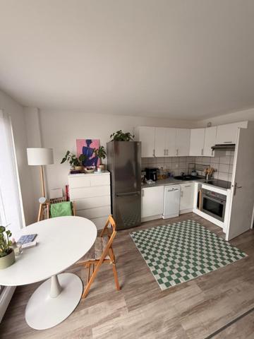 Studio balcon + parking – 20 secondes du  métro Bel-Air
