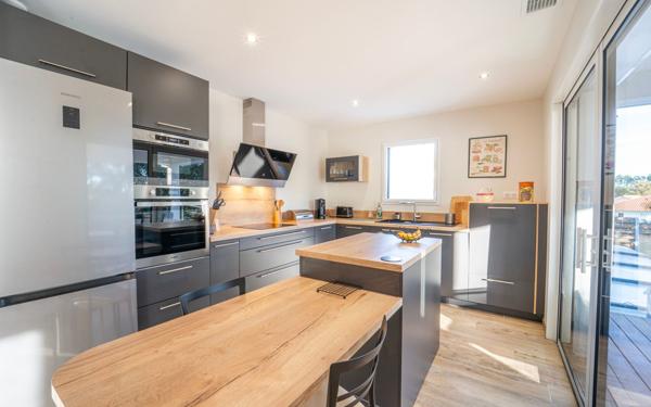 Maison à vendre    4 pièces •  Lit-et-Mixe